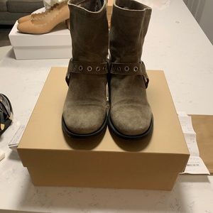 Burberry boots